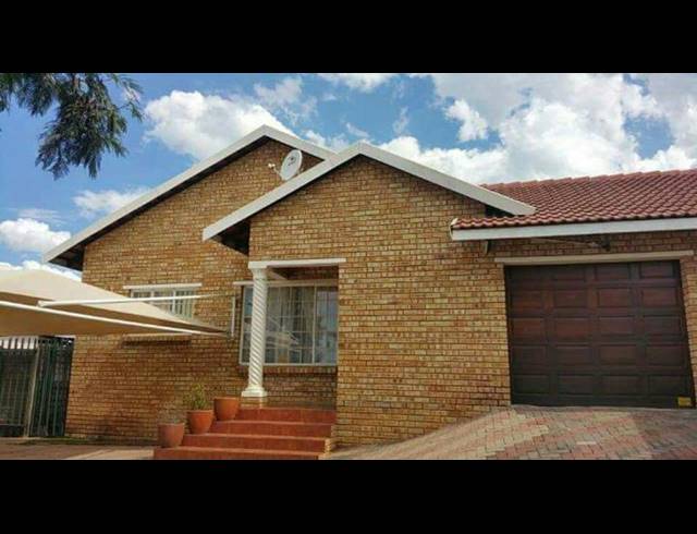 3 BEDROOM HOUSE FOR SALE IN AZALEA PARK